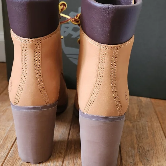 Timberland Women's Brown Lace-Up Boots - Picture 3 of 5